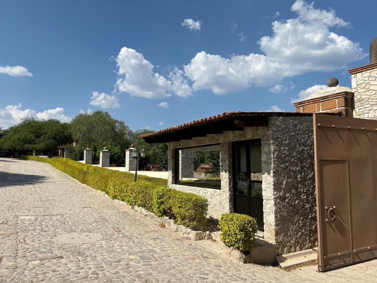 Cabanas, Suites Y Habitaciones Rancho San Jorge Bernal Esterno foto